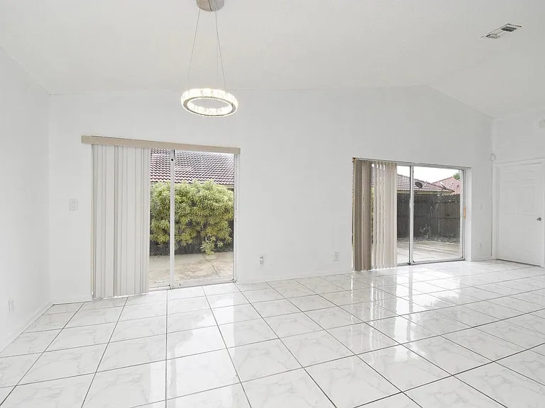 1456 Waterway Cove Dr — Photo 5