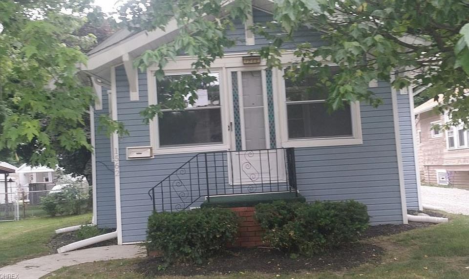 1st image of 1562 Salem Ave