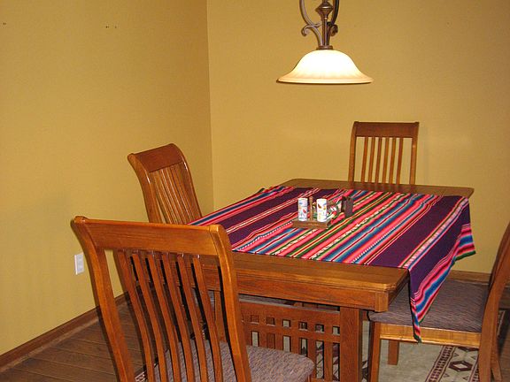 5th image of 1003 Ironwood Cir NW