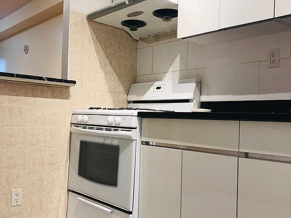 5th image of 3141 Nostrand Ave