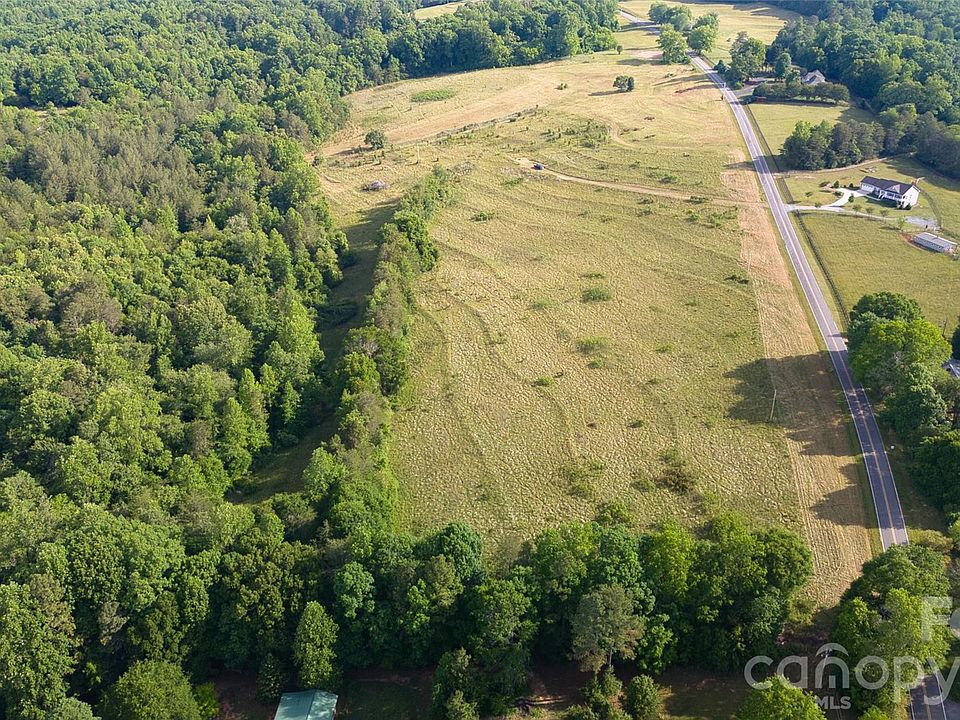 1st image of 425 Dave Sims Rd