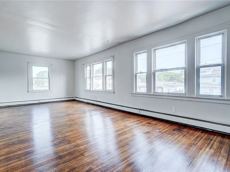 2247 Clifford Ave #UP — Photo 5