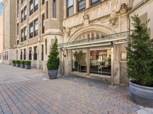 501 Adams St APT 2D, Hoboken, NJ 07030