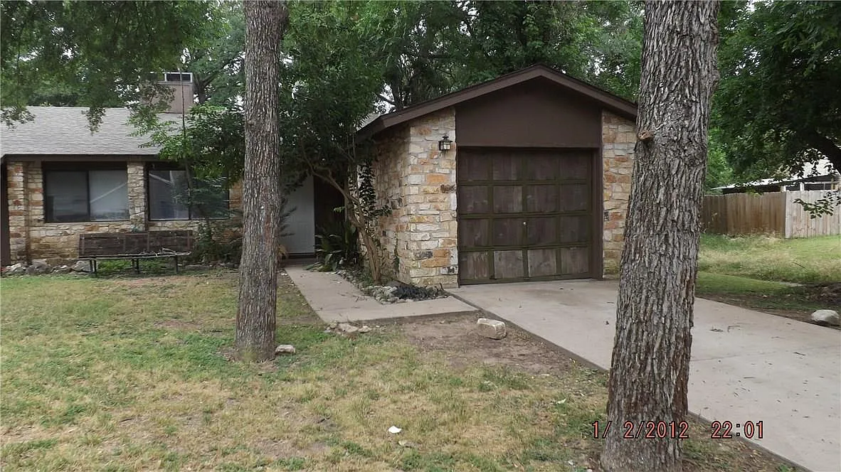 3 bed, 2.0 bath, 1100 sqft, $1,695 — Photo 1