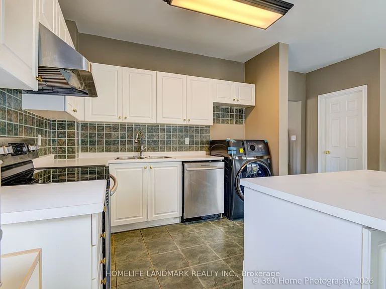 189 Leitchcroft Cres #UPPER — Photo 8