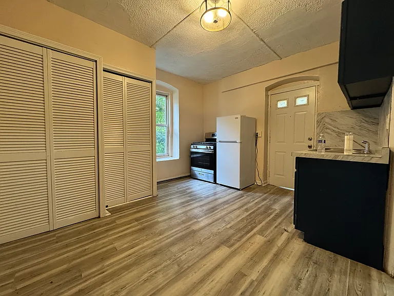 45 Long Hill Rd #1R — Photo 3
