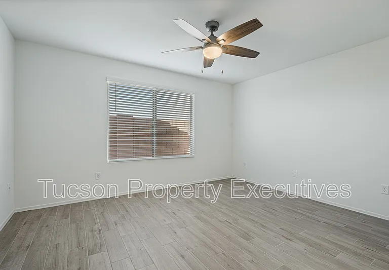 10657 S Astraia Dr — Photo 13