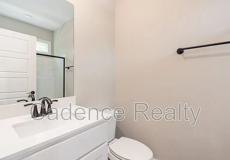 1709 Perimeter Loop — Photo 20