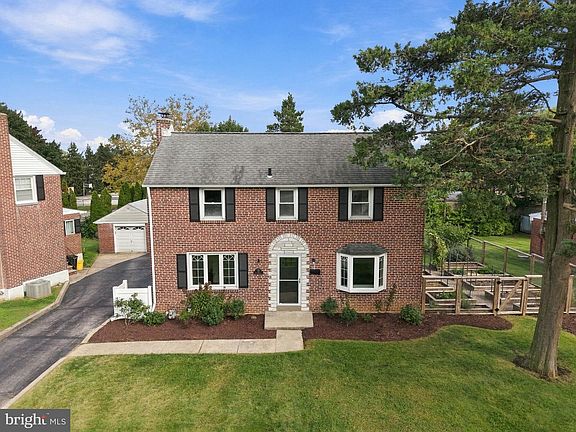 3rd image of 75 Nield Rd