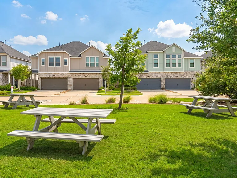 5634 Amber Brook Ln — Photo 49