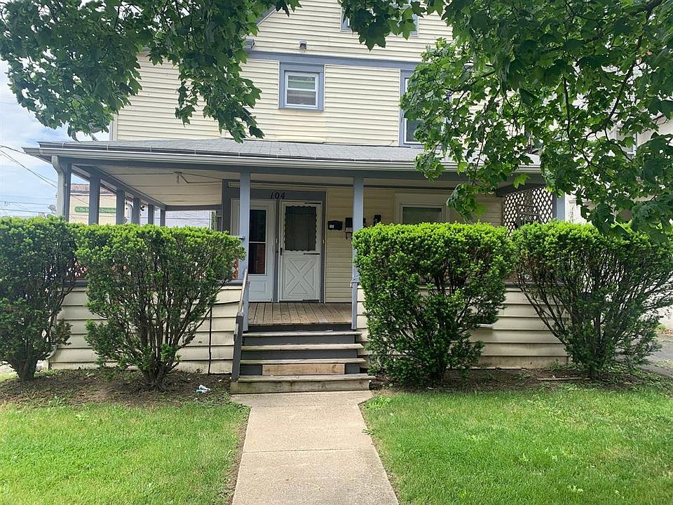 2nd image of 104 Garfield Ave