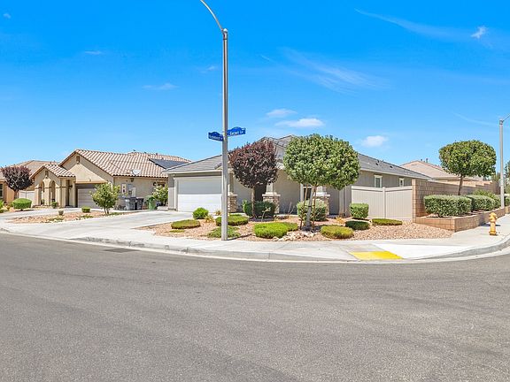 4th image of 3643 Garnet Ln