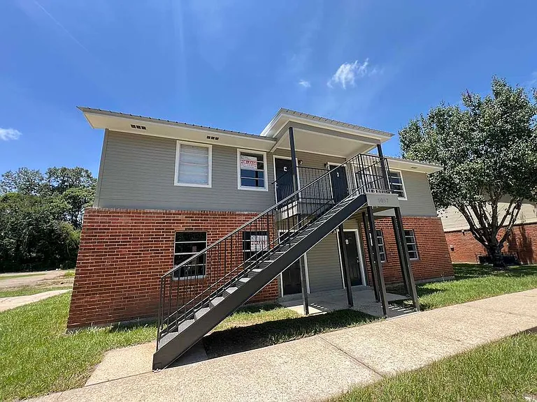 5057 Baker Blvd — Photo 1