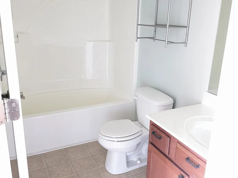 1250 W Adams Hill Cir #204 — Photo 1