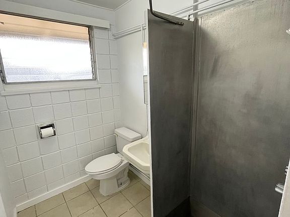 4th image of 2550 E Date St #8