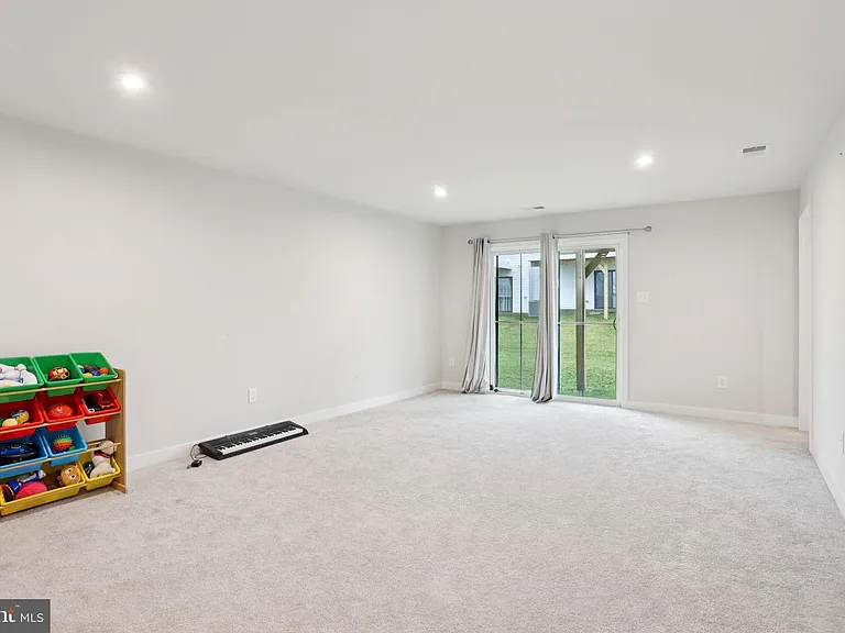 47 Rosemary Way — Photo 23