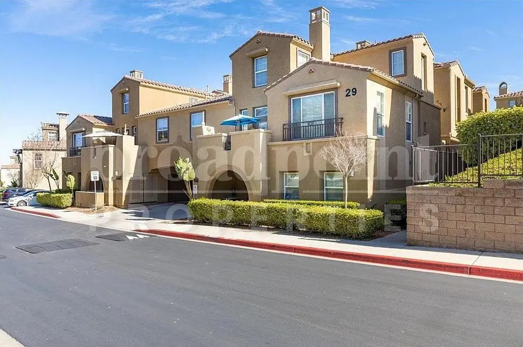 2 bed, 2.5 bath, 1209 sqft, $3,395 — Photo 1