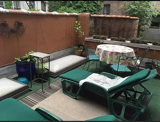 Rented by Compass | media 35