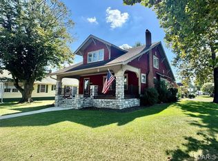 301 E Walnut St, Shelbina, MO 63468