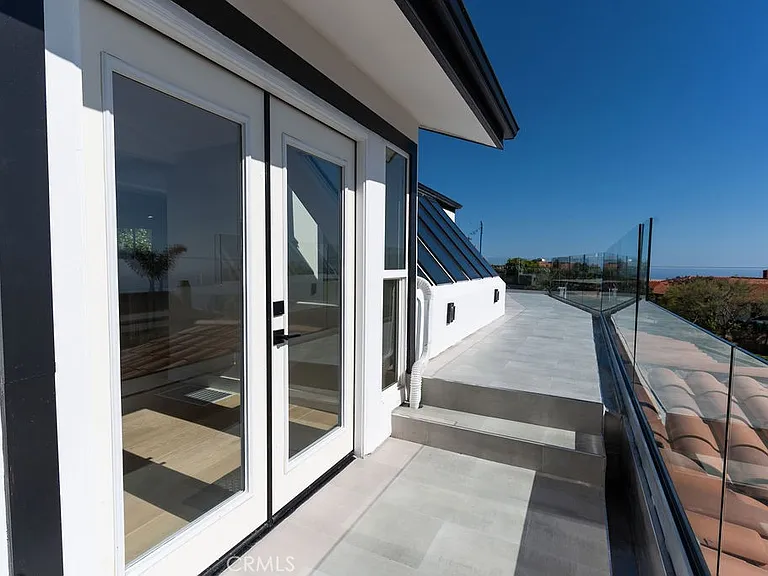 2850 Zell Dr — Photo 34