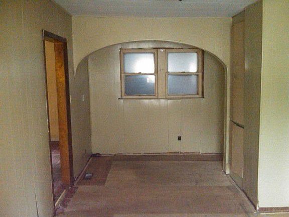 2nd image of 1010 Hughes Ave
