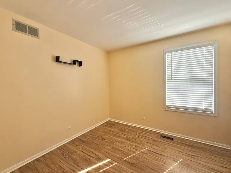 1464 Farrington Ln — Photo 15