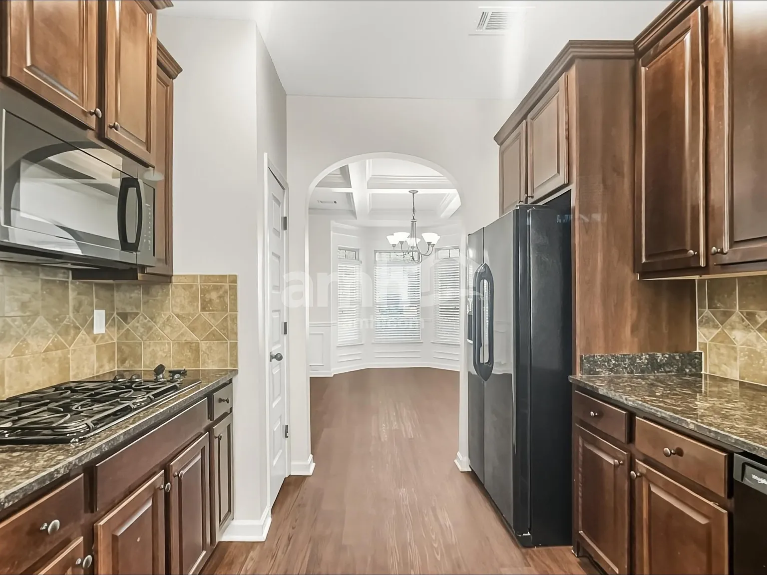5 bed, 3.0 bath, 2700 sqft, $2,660 — Photo 3
