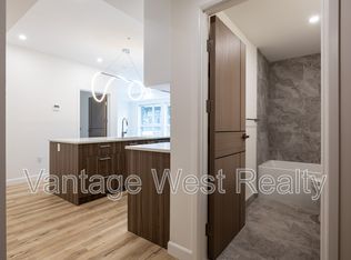 630 Boynton Pl #101, Kelowna, BC V1V 3B8