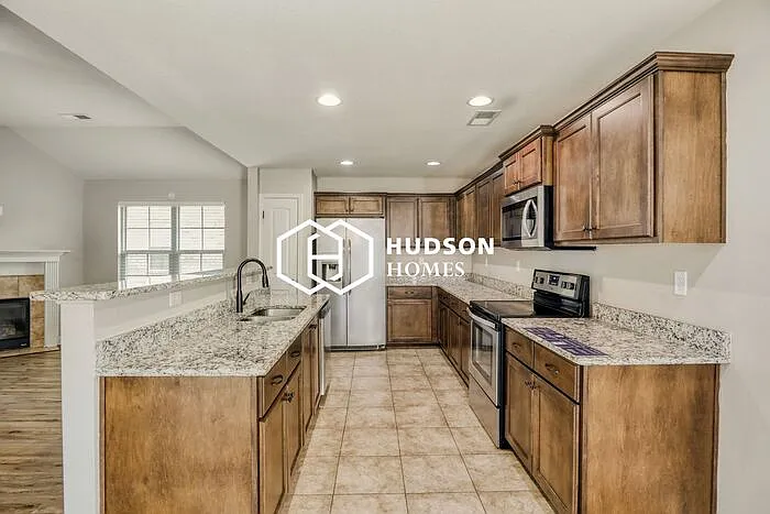 7902 Hemlock Dr — Photo 7