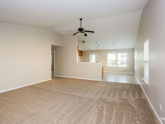 4th image of 214 Smokehouse Ln