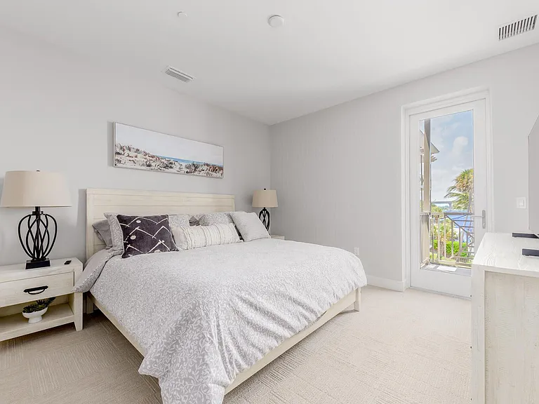 41 SW Seminole St #305 — Photo 17