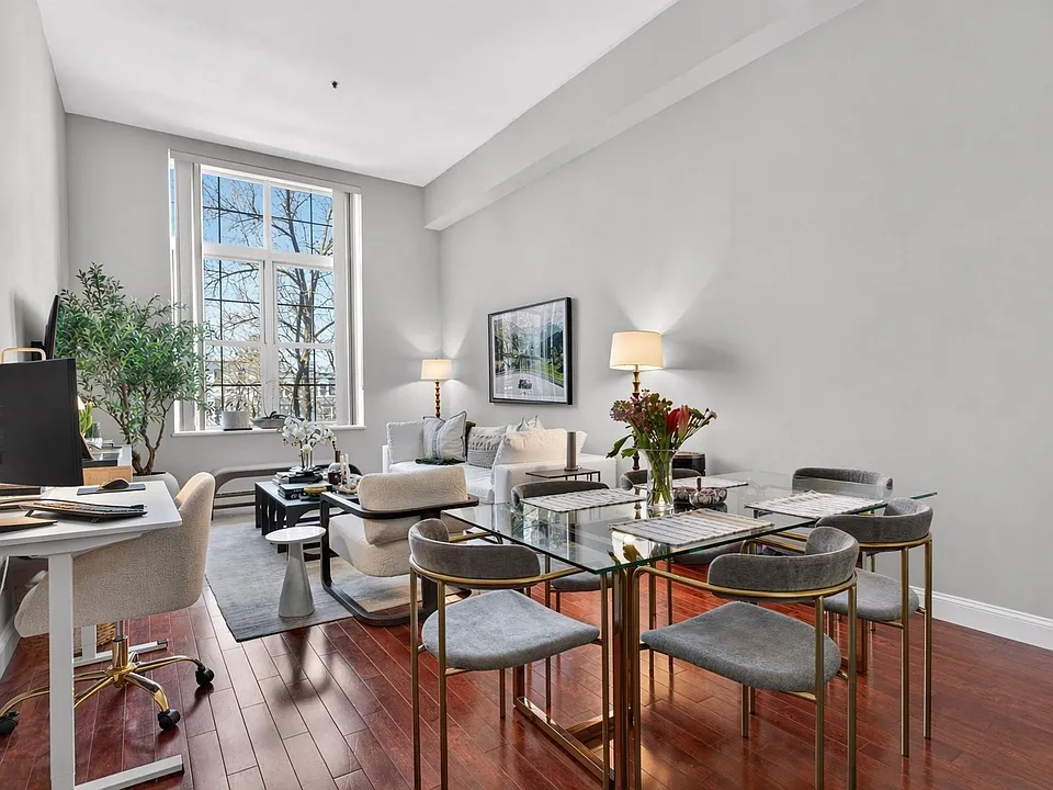 30 Monument Sq #210