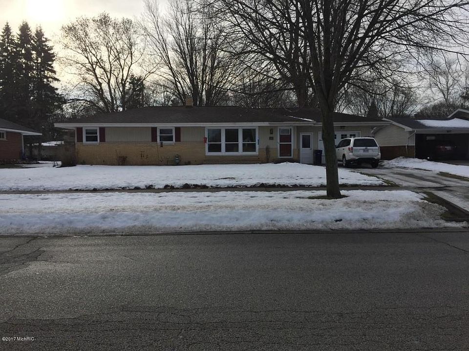 1st image of 60 W 38th St