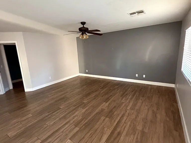 3852 W Belle Ave — Photo 3