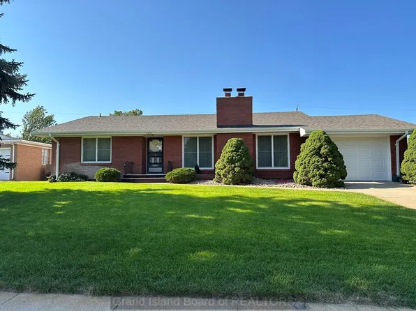 2210 W Oklahoma Ave, Grand Island, NE 68803