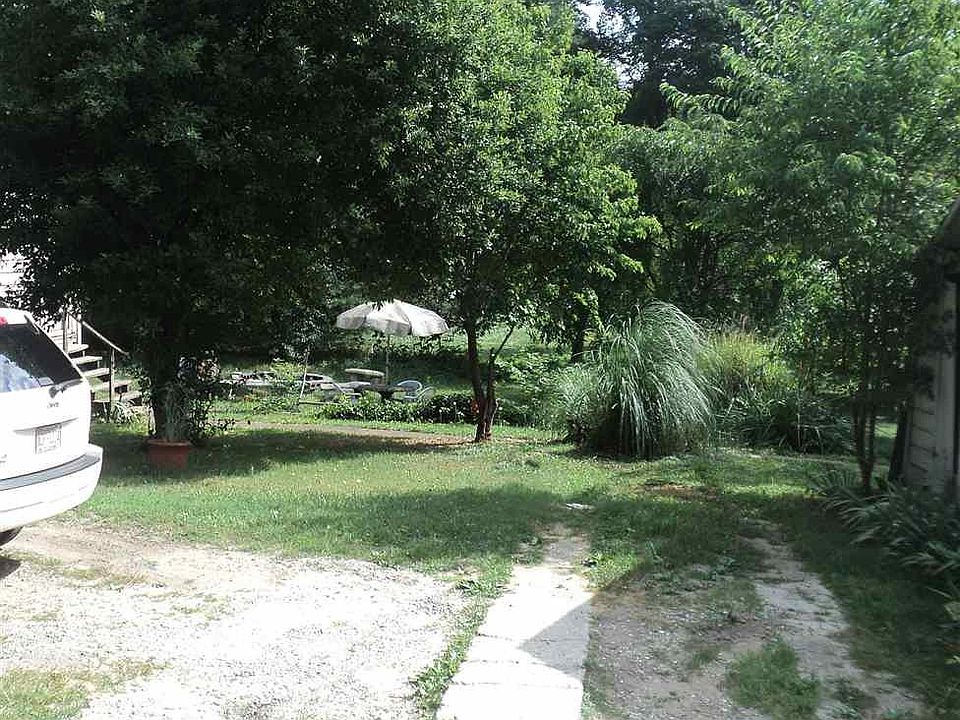 2nd image of 3036 Rocky Rd