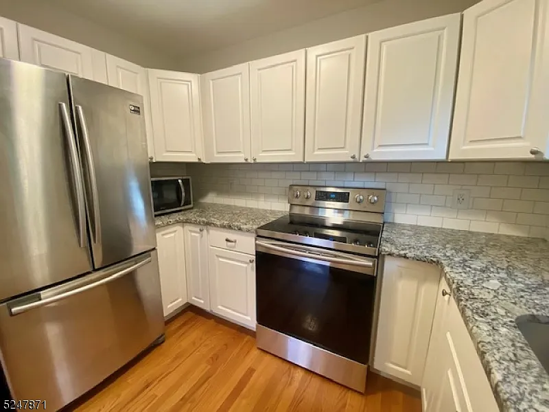 1 bed, 1.0 bath, $1,700 — Photo 3