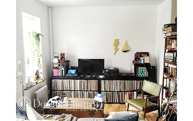 Rented by Douglas Elliman | media 20