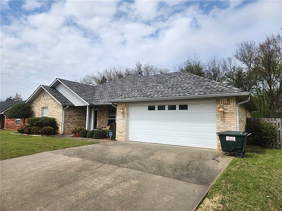 3rd image of 109 Peachtree Dr