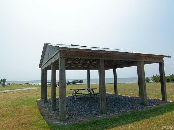 4th image of 132 Pelican Ct