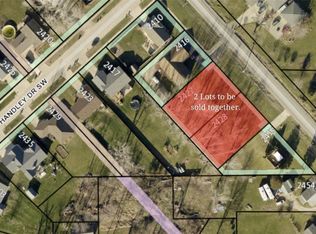 2422 C St SW, Cedar Rapids, IA 52404