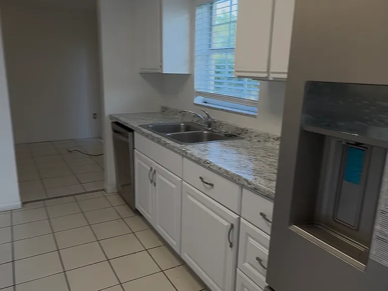 127 SW 159th Way — Photo 24