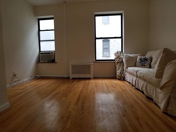 2nd image of 210 W 94th St APT 6B