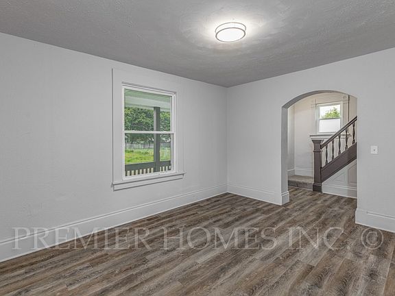 4th image of 1022 5th St SW