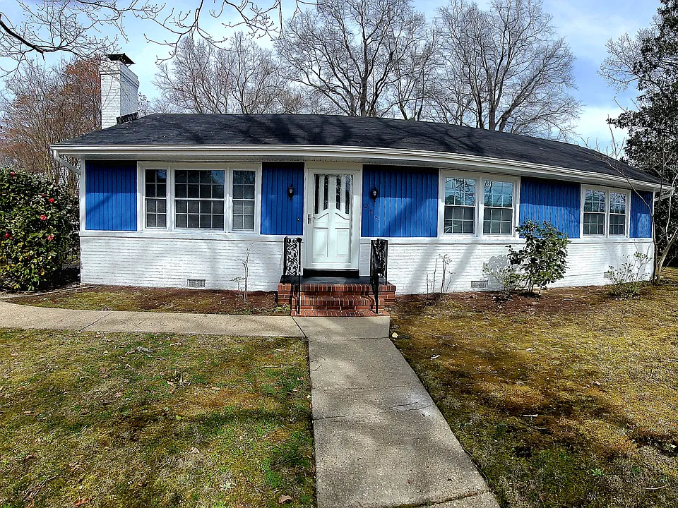 205 Deerfield Dr