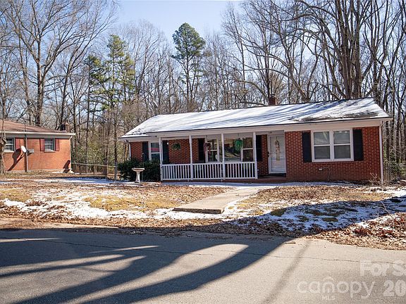 2nd image of 120 Lowry Row