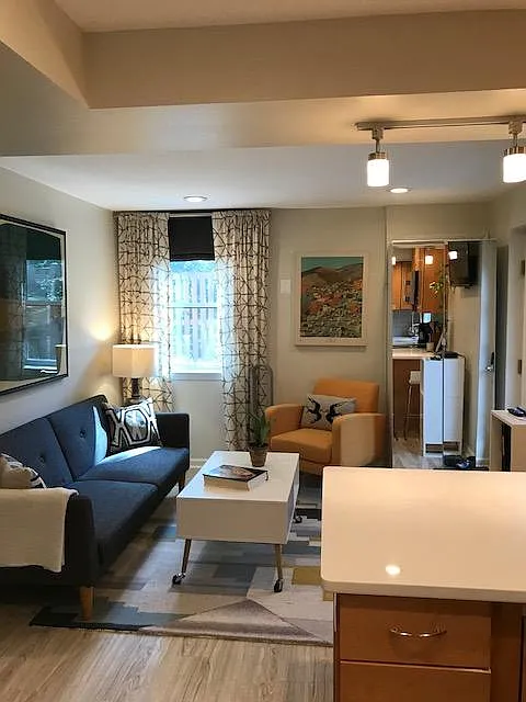 1 bed, 700 sqft, $2,195 — Photo 2