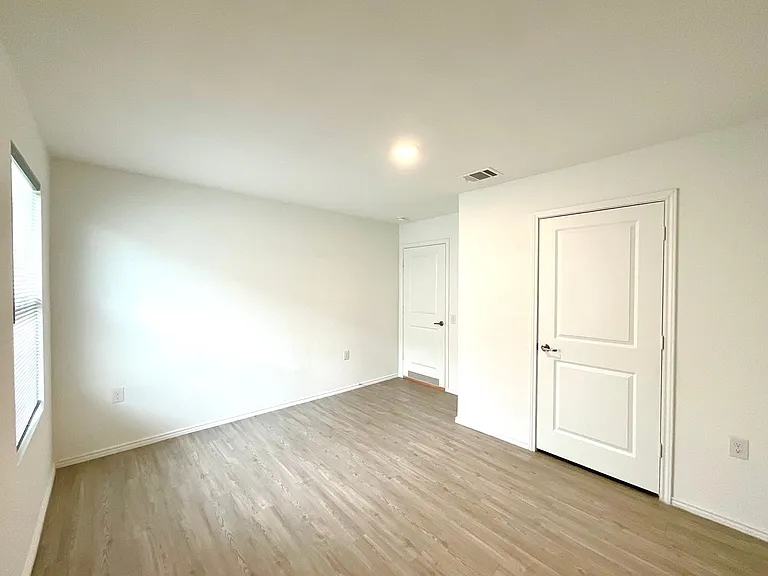 615 Bean Bnd — Photo 11