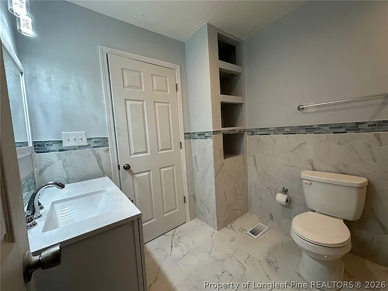 929 Fleetwood Dr — Photo 21