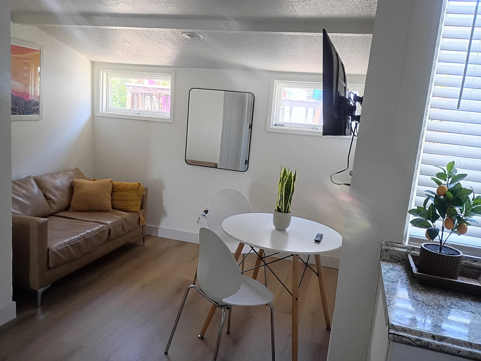 4 bed, 1300 sqft, $1,450 — Photo 2